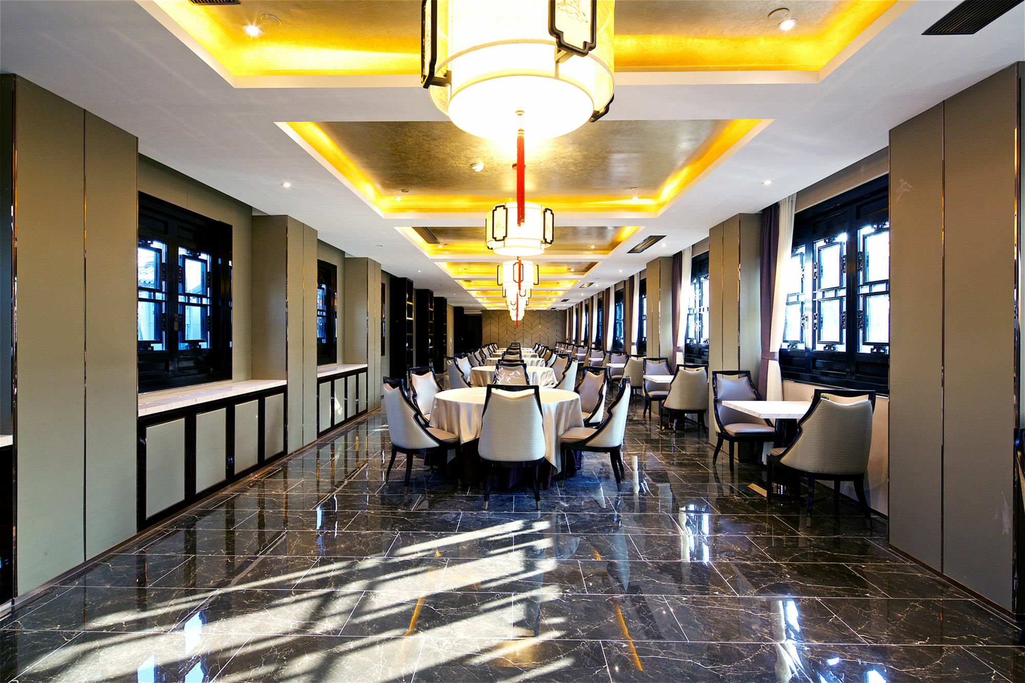 Royal Garden Hotel Shanghai-Free Shuttle To And From Disney & Pvg & Close Metro Line2 Easy To Sha New Expo Exterior photo