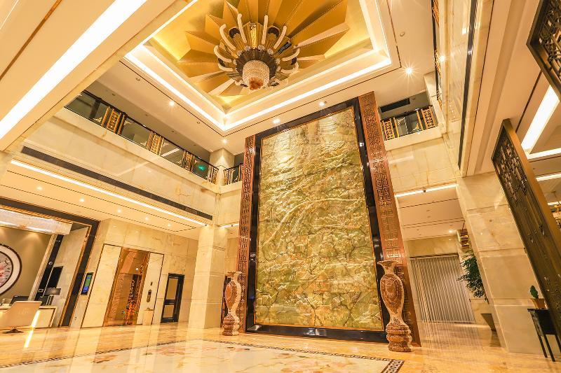 Royal Garden Hotel Shanghai-Free Shuttle To And From Disney & Pvg & Close Metro Line2 Easy To Sha New Expo Exterior photo